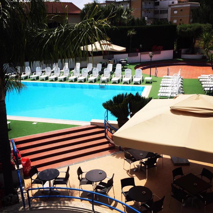 Hotel Village Marina Capaccio Exteriör bild